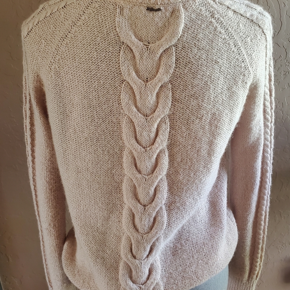 Gorgeous sweater - Picture 2 of 3